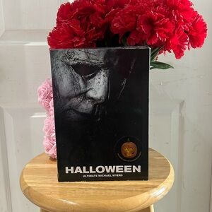 Halloween Ultimate Michael Myers Collectible